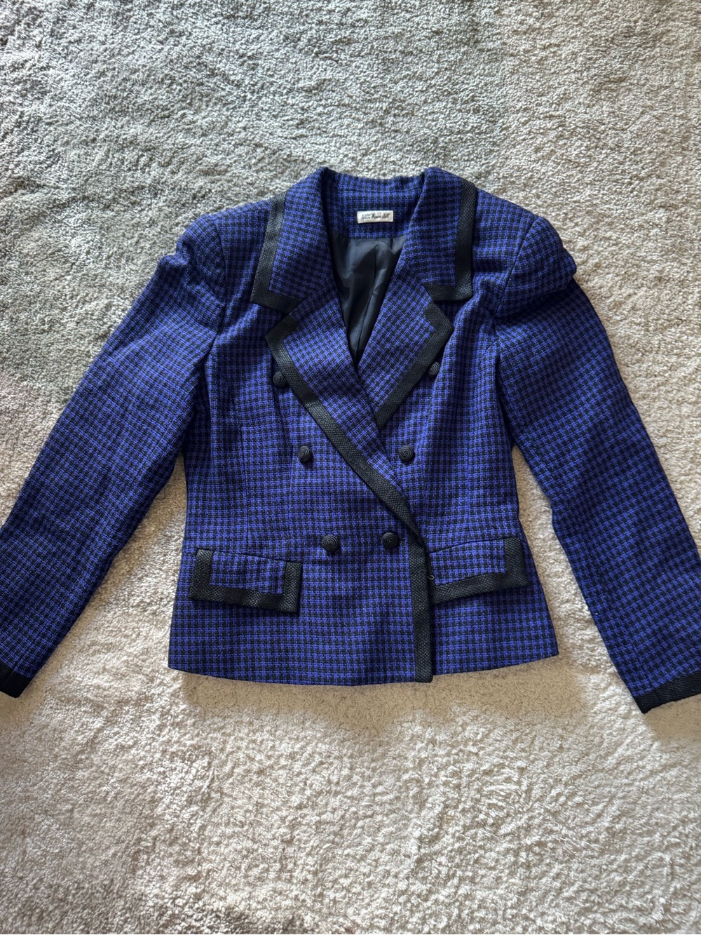 1980sVintage 100% woven silk power blazer